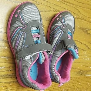 Girls velcro sneakers